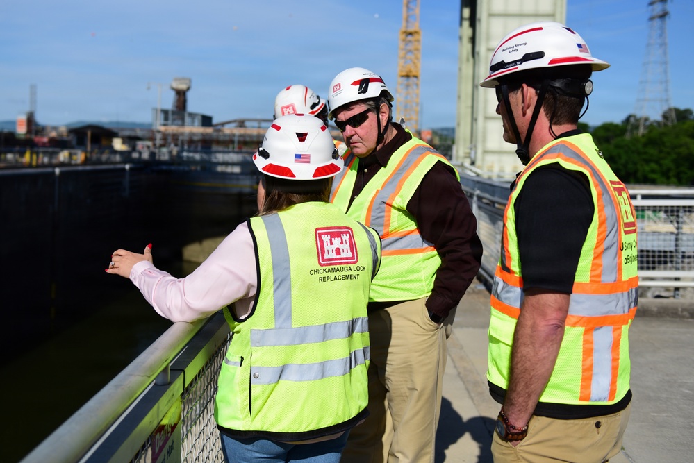 Lee Forsgren receives Chickamauga Lock Replacement Project update