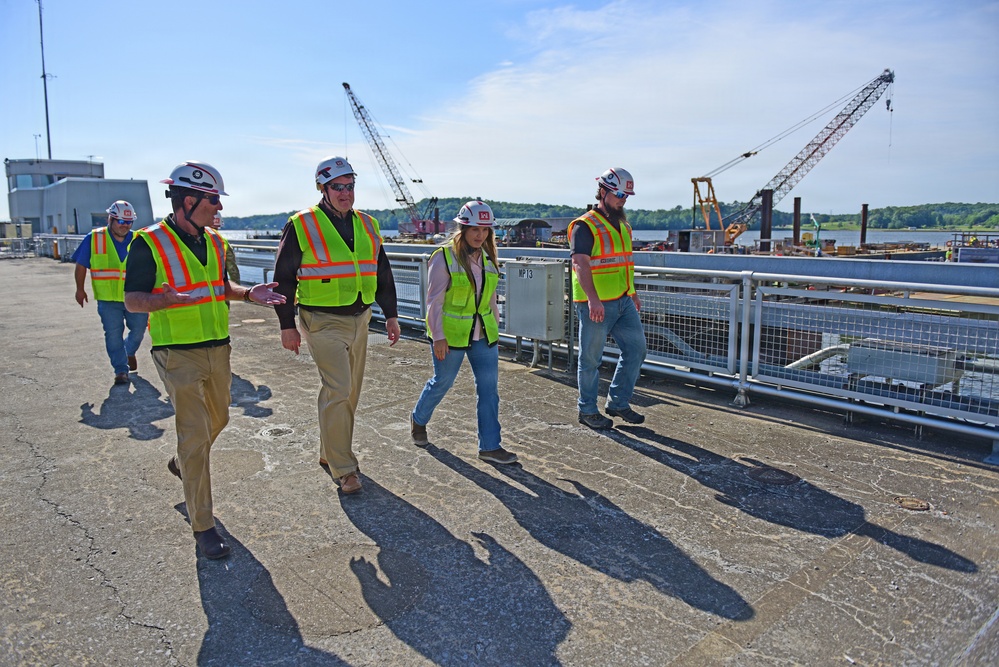 Lee Forsgren receives Chickamauga Lock Replacement Project update
