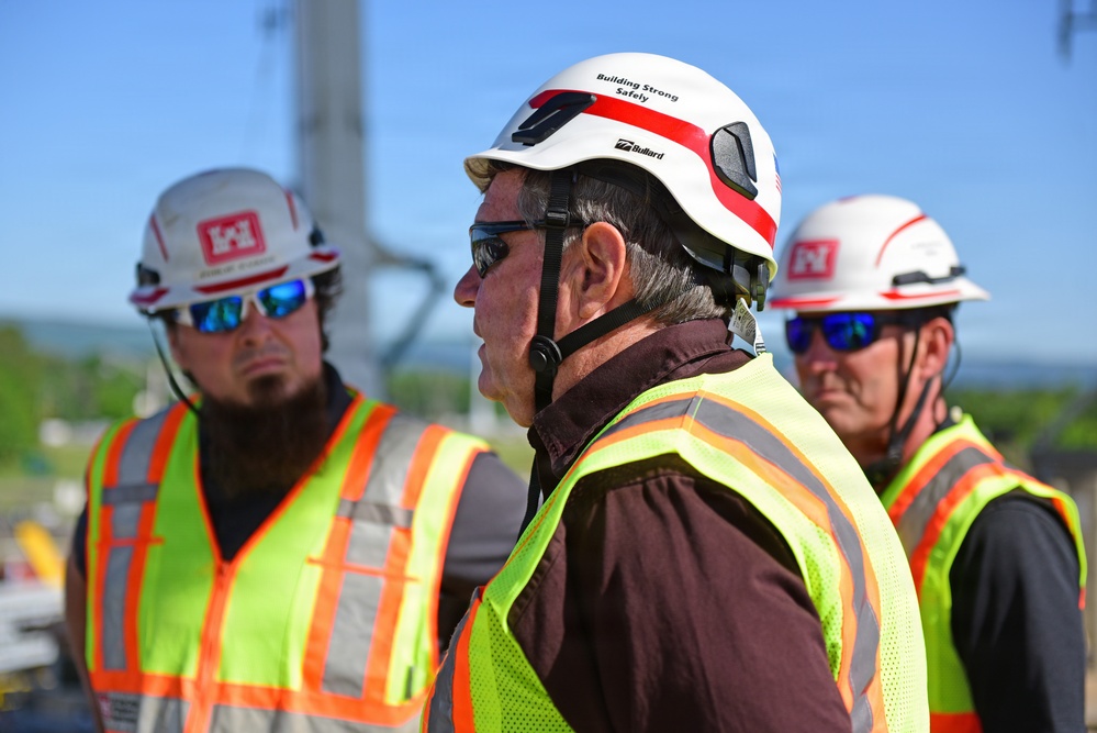 Lee Forsgren receives Chickamauga Lock Replacement Project update
