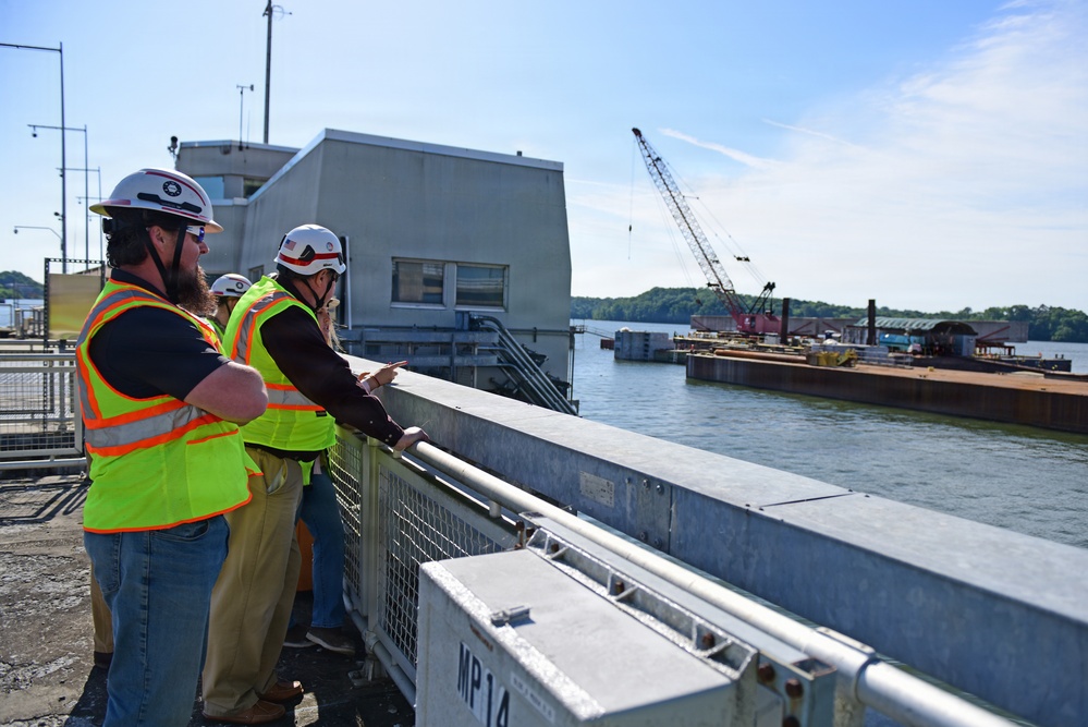 Lee Forsgren receives Chickamauga Lock Replacement Project update