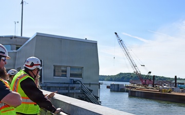 Lee Forsgren receives Chickamauga Lock Replacement Project update