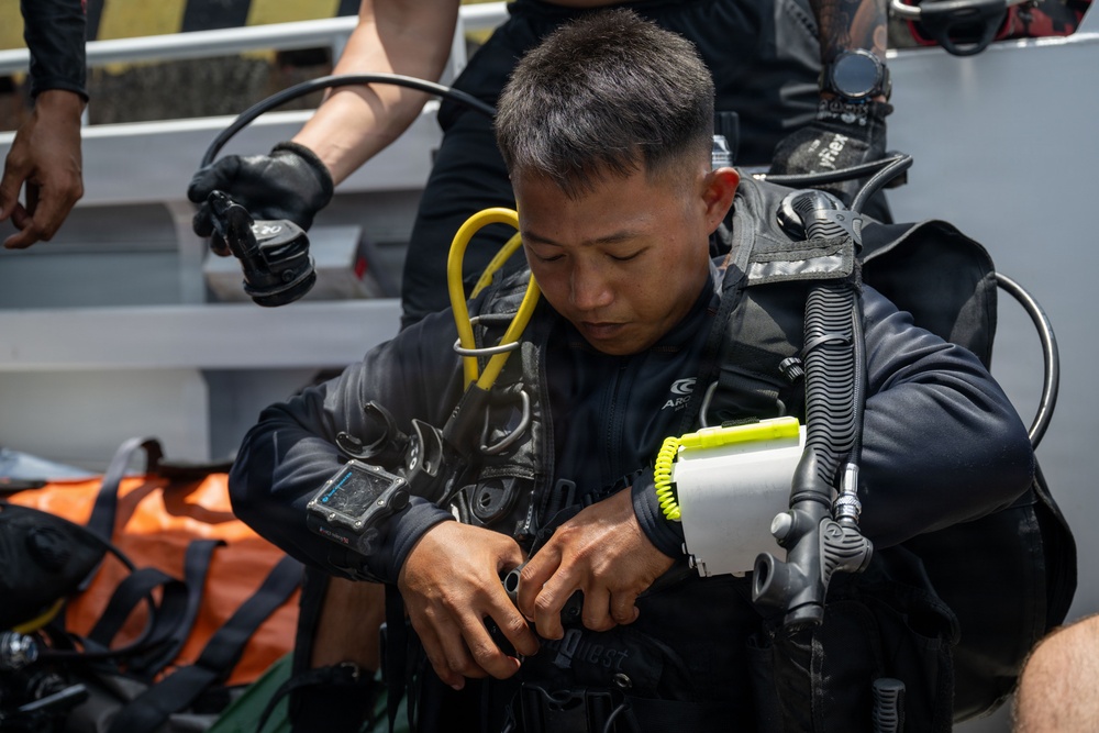 UCT 2 and Philippine Navy conduct maritime infrastructure assessment during BK26
