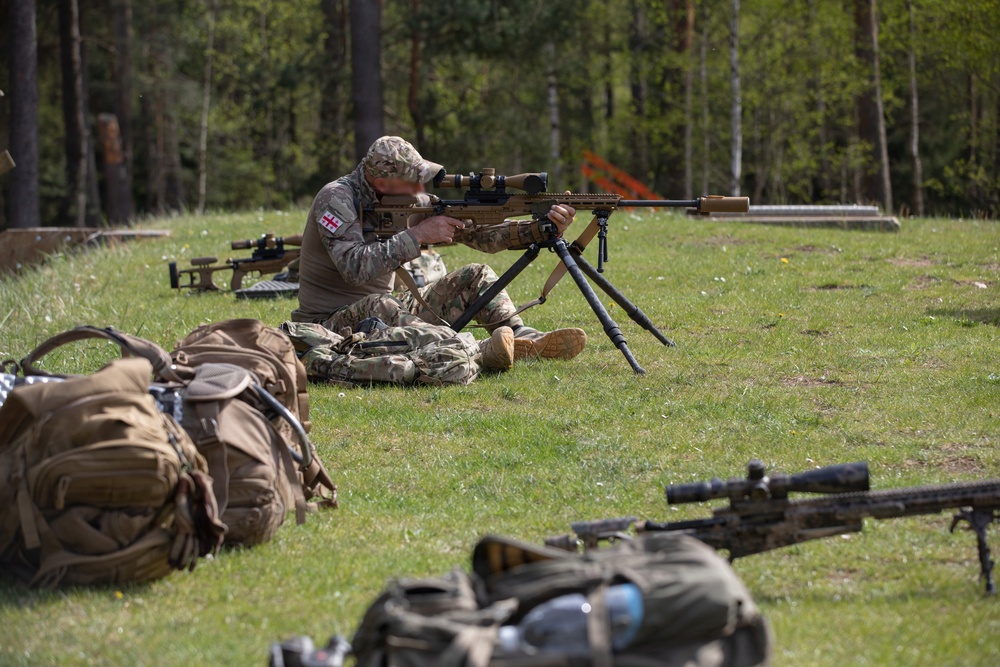 NATO SOF participate in the ISTC’s Night Sniper Course