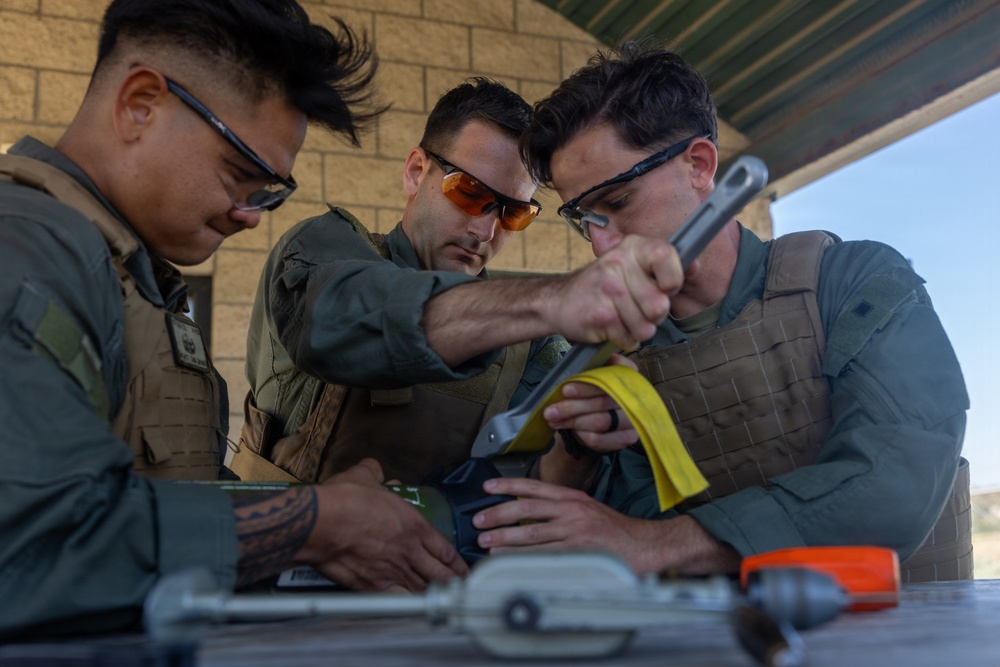 7th ESB EOD technicians participate in an exploitation range