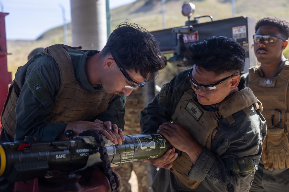 7th ESB EOD technicians participate in an exploitation range