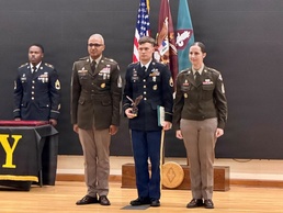 Munson NCO earns prestigious Army leadership award at Senior Leader Course