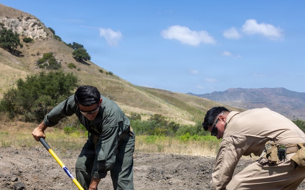 7th ESB EOD technicians participate in an exploitation range