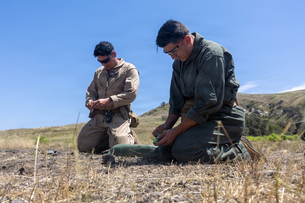 7th ESB EOD technicians participate in an exploitation range