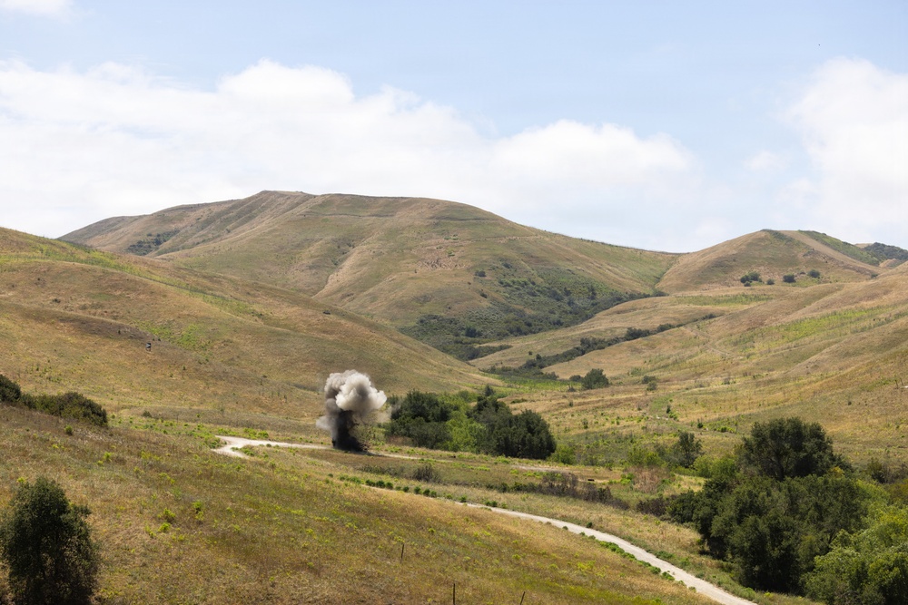7th ESB EOD technicians participate in an exploitation range