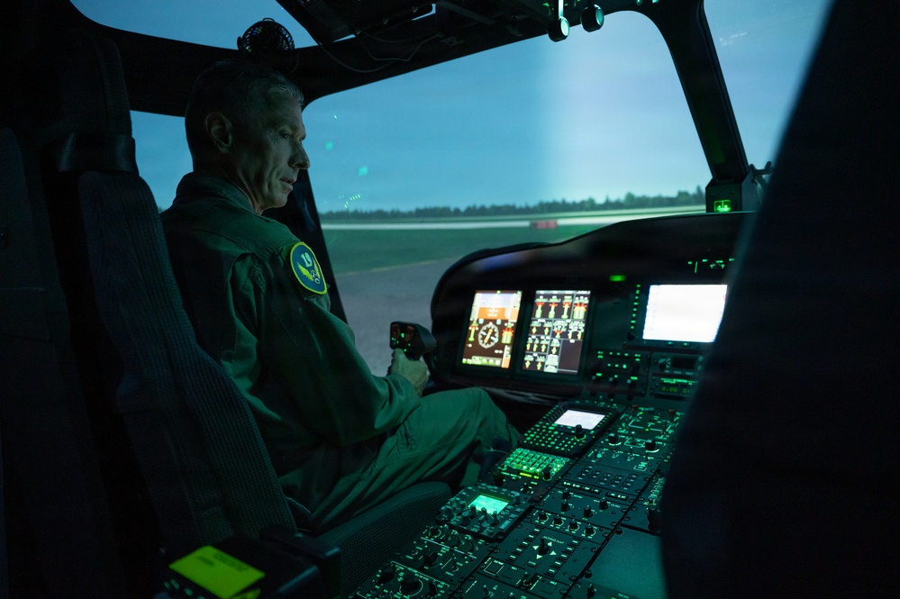 19th AF Command Team visits 908th FTW