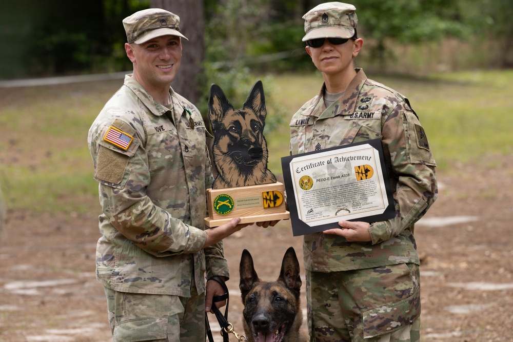 Military Working Dog EErek recognized for exceptional career