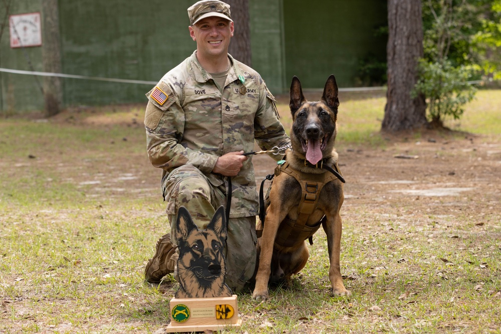 Military Working Dog EErek recognized for exceptional career