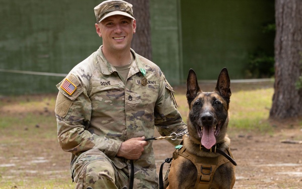 Military Working Dog EErek recognized for exceptional career