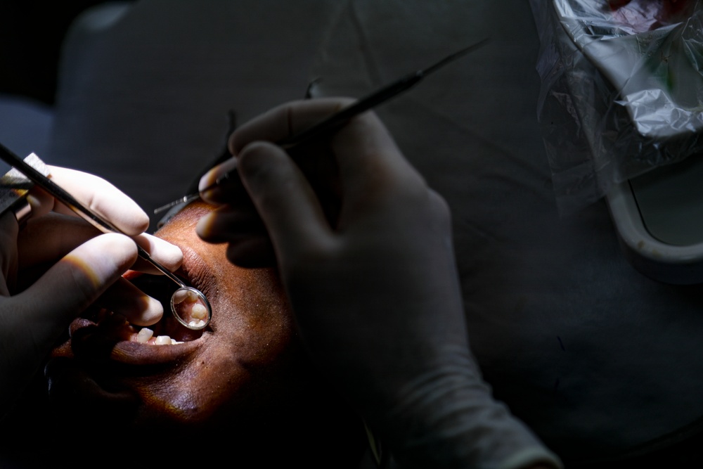 US, Ghana treat dental patients during AL26 MEDREX