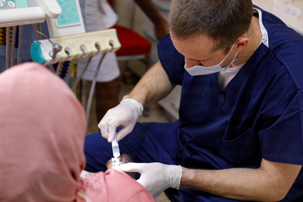 US, Ghana treat dental patients during AL26 MEDREX