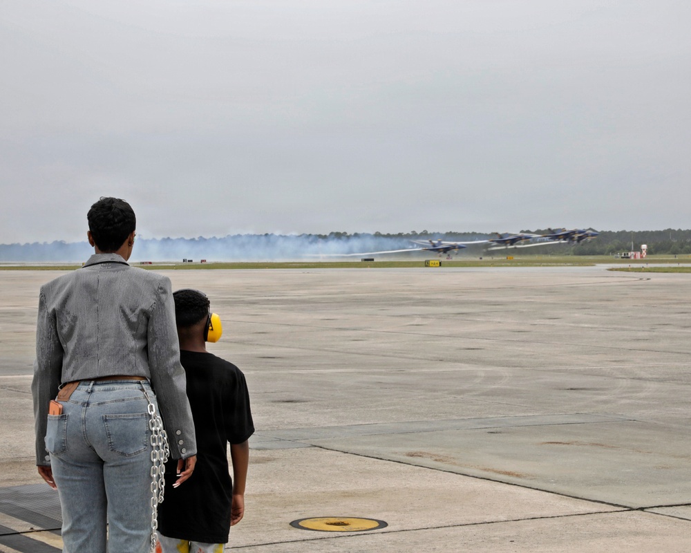 Keyla Richardson Visits NAS Pensacola