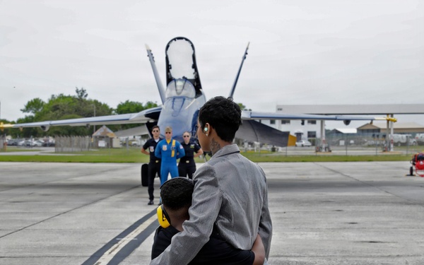 Keyla Richardson Visits NAS Pensacola
