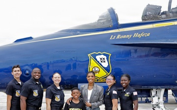 Keyla Richardson Visits NAS Pensacola