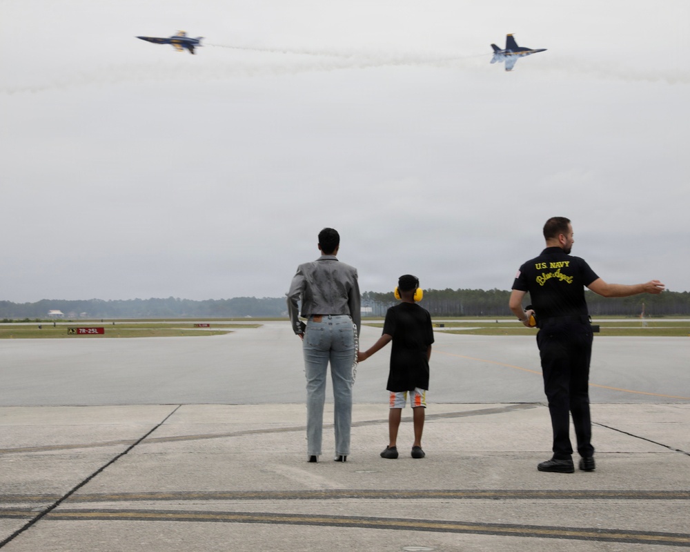 Keyla Richardson Visits NAS Pensacola