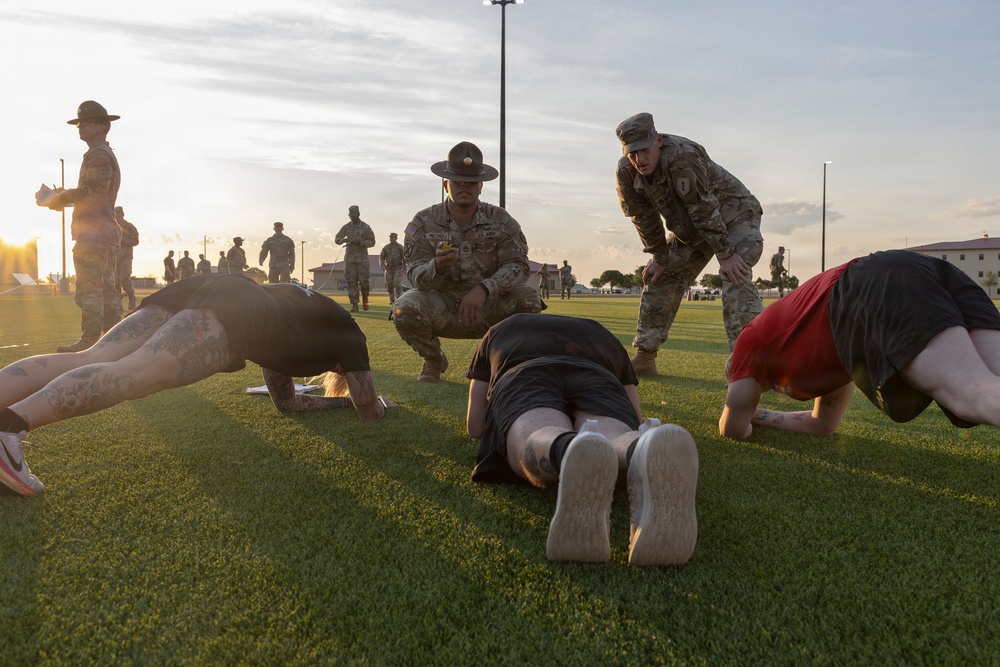 FCoE Hosts Gen. Raymond T. Odierno Best Redleg Competition