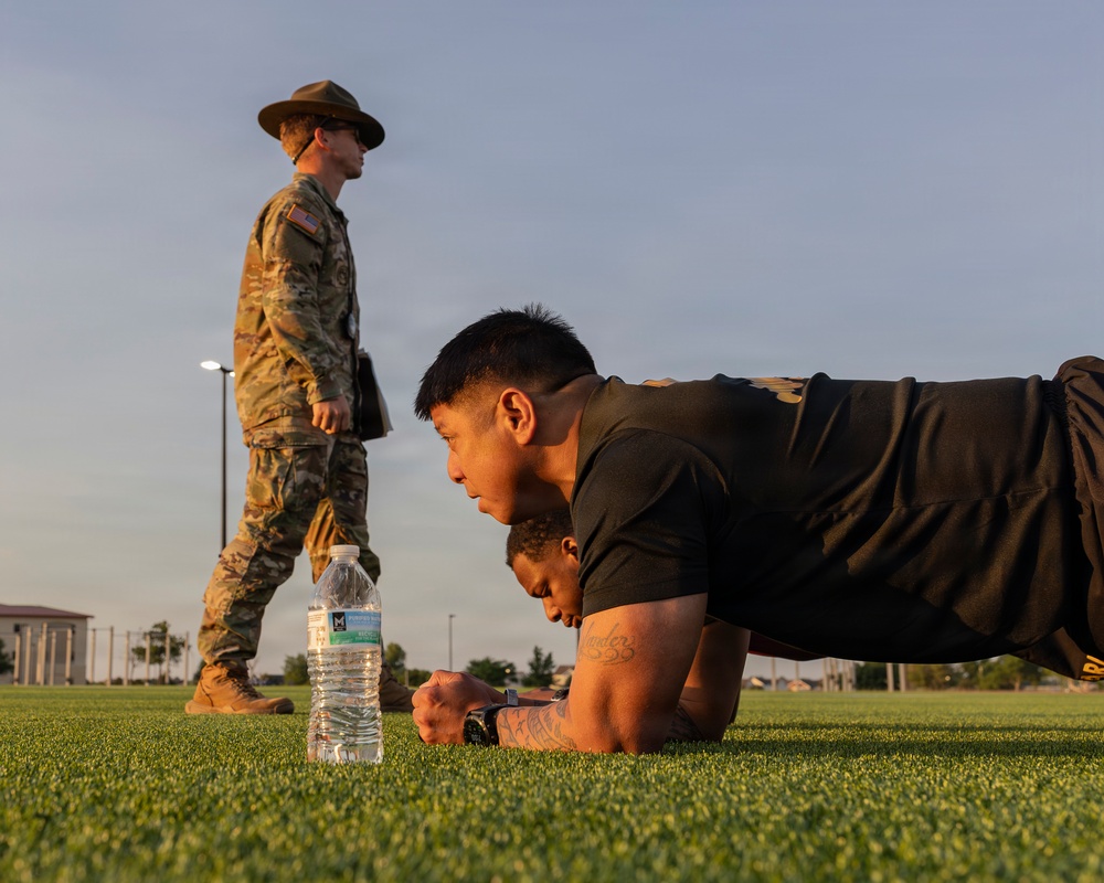 FCoE Hosts Gen. Raymond T. Odierno Best Redleg Competition