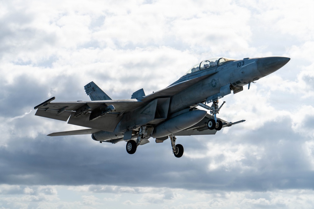 Ike conducts flight deck certification in the Atlantic Ocean