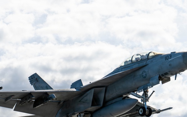 Ike conducts flight deck certification in the Atlantic Ocean
