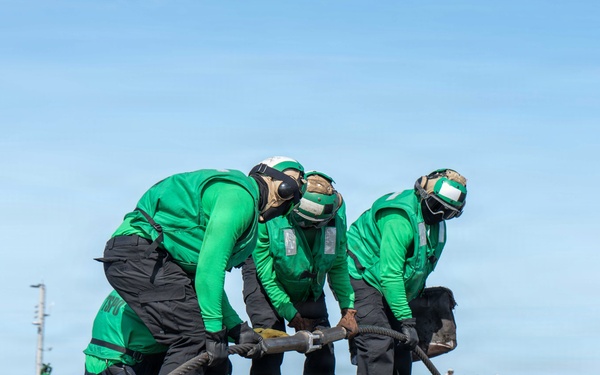 Ike conducts flight deck certification in the Atlantic Ocean