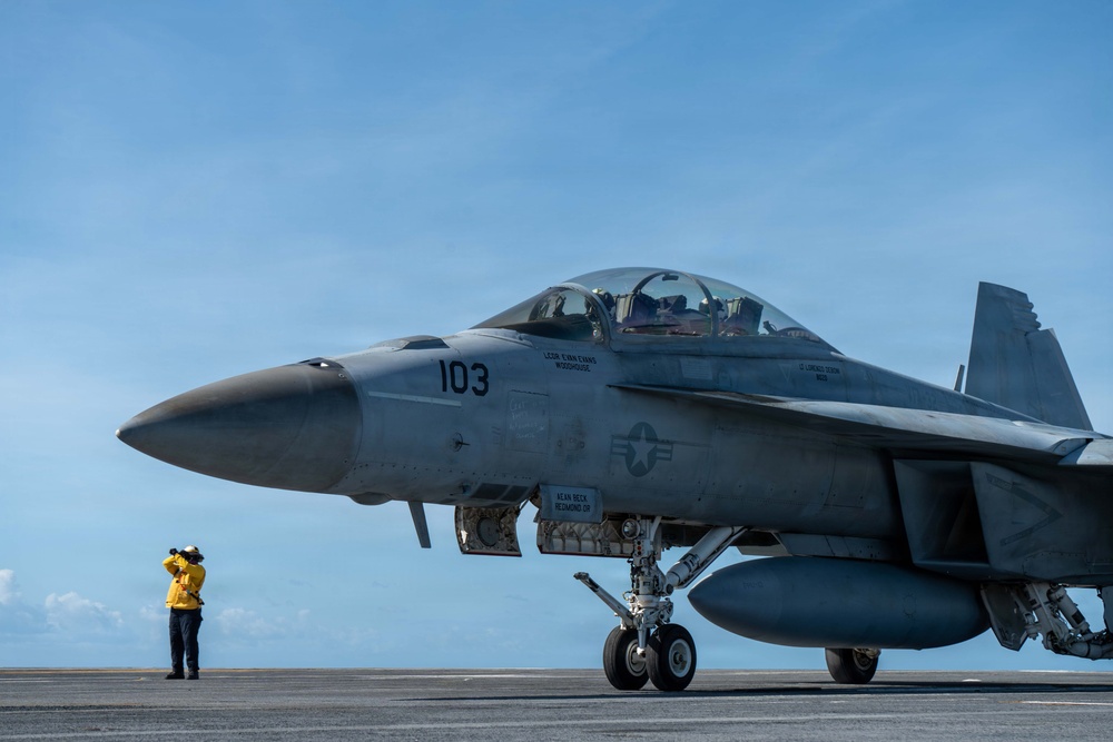 Ike conducts flight deck certification in the Atlantic Ocean