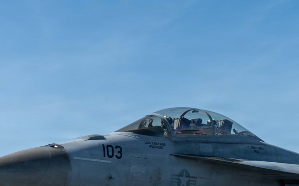 Ike conducts flight deck certification in the Atlantic Ocean