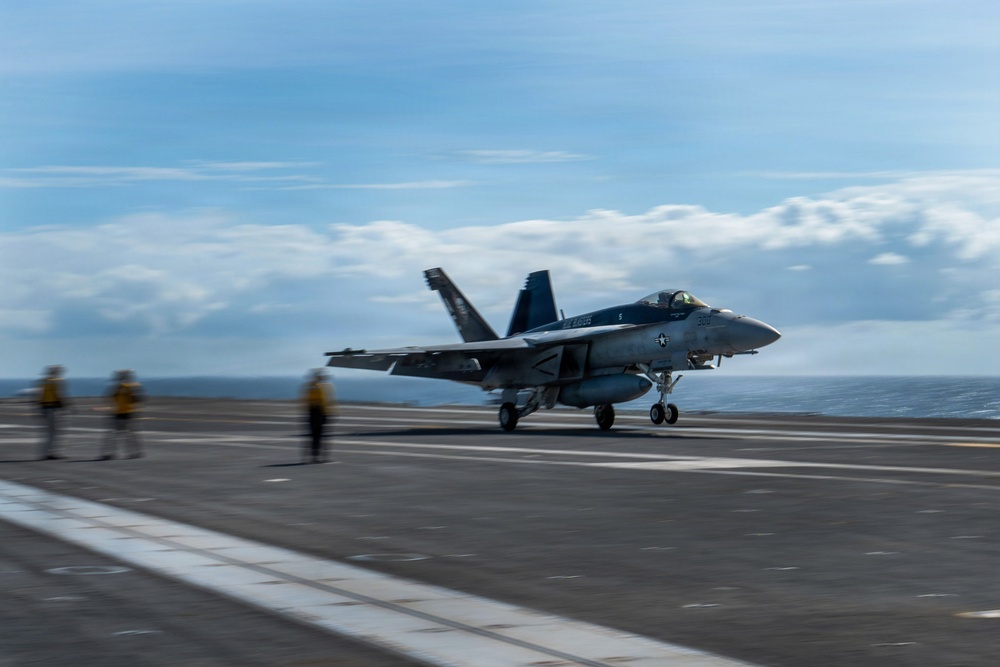 Ike conducts flight deck certification in the Atlantic Ocean