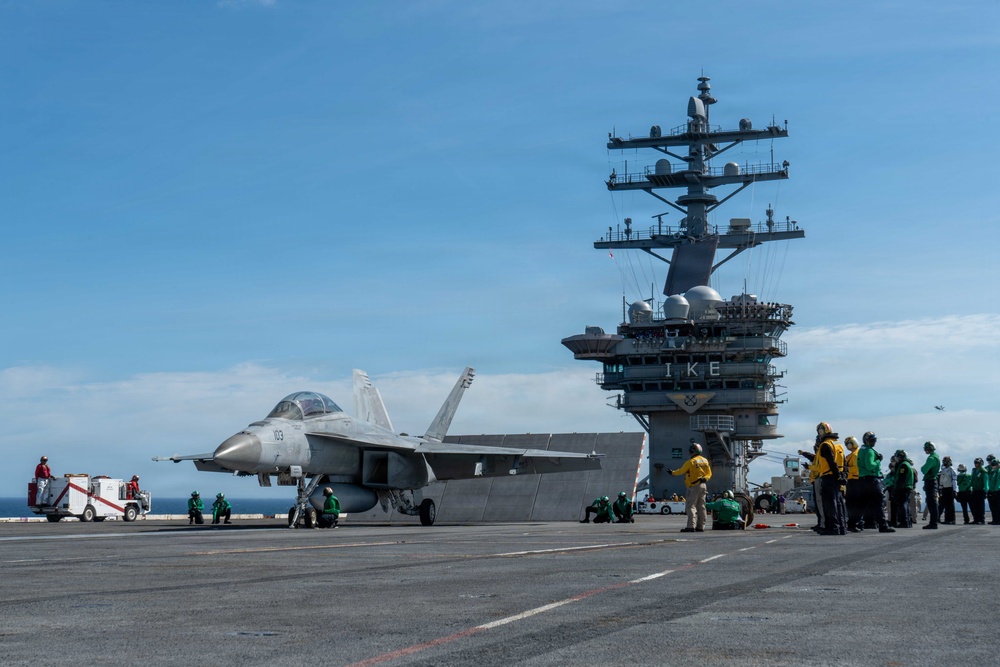 Ike conducts flight deck certification in the Atlantic Ocean
