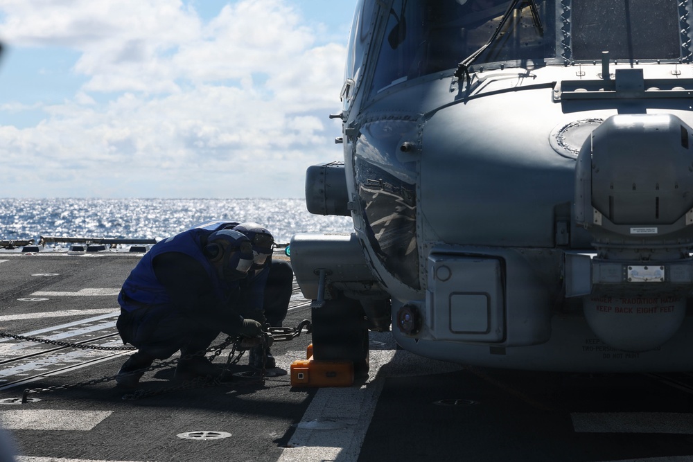 USS Carl M. Levin Conducts Flight Quarters