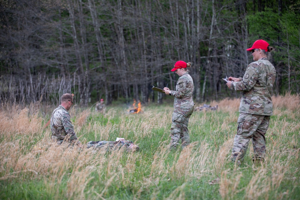 Region II Best Warrior Competitors demonstrate medical skills on notional burn casualty