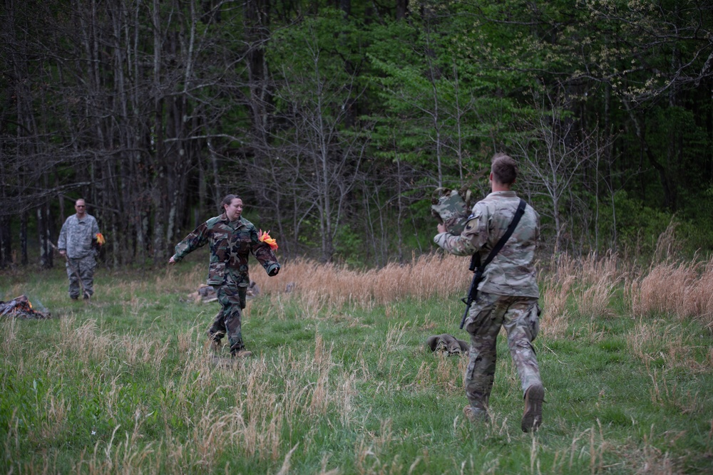 Region II Best Warrior Competitors demonstrates medical skills on notional burn casualty