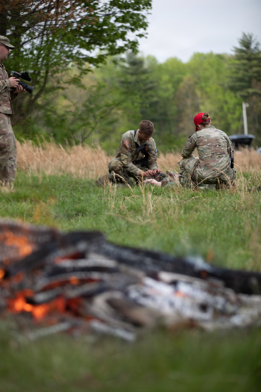 Region II Best Warrior Competitors demonstrate medical skills on notional burn casualty