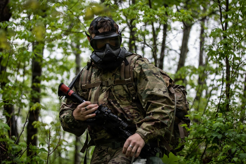 Region II Best Warrior Competitors demonstrate CBRN techniques