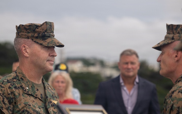 1st MAW commanding general promotes to major general