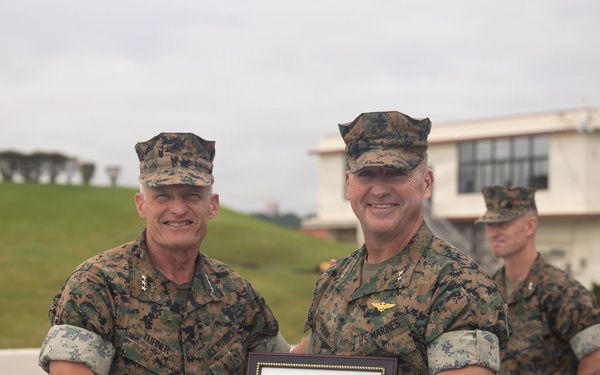 1st MAW commanding general promotes to major general