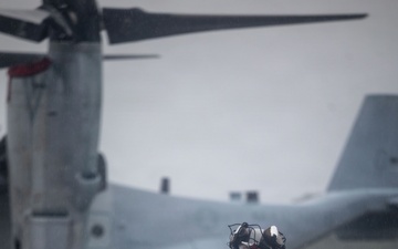 VMM-262 Marines maintain MV-22B Ospreys