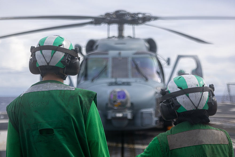 USS Mustin conducts flight operations