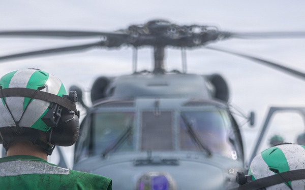 USS Mustin conducts flight operations