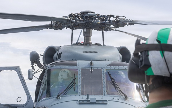 USS Mustin conducts flight operations