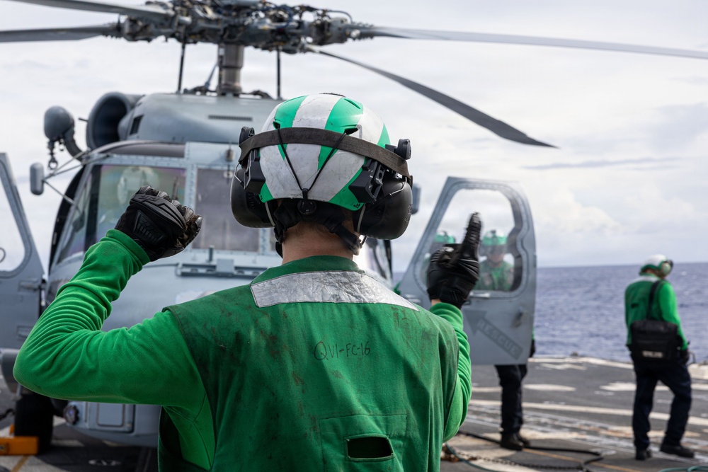 USS Mustin conducts flight operations