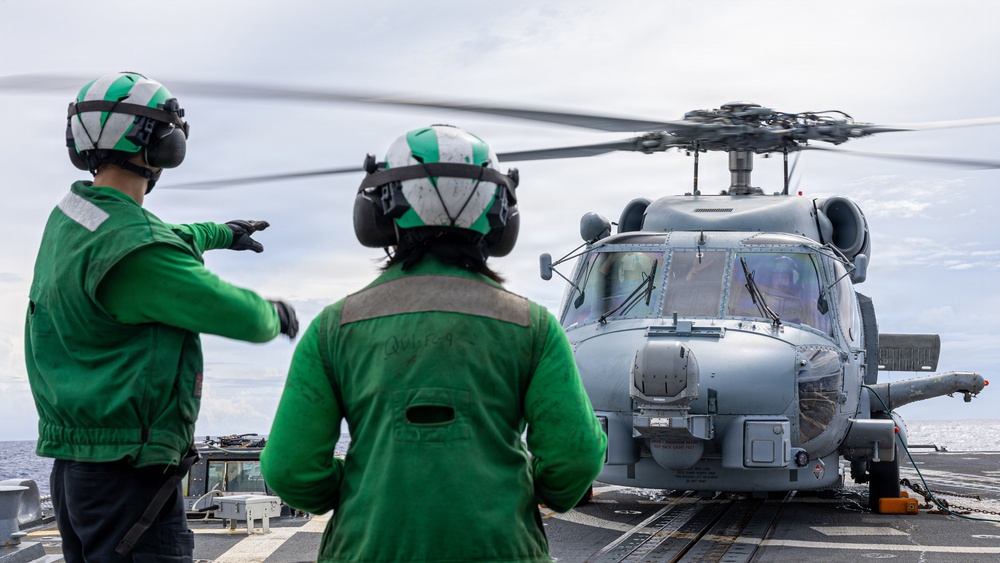 USS Mustin conducts flight operations