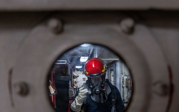 USS Mustin conducts a damage control training drill