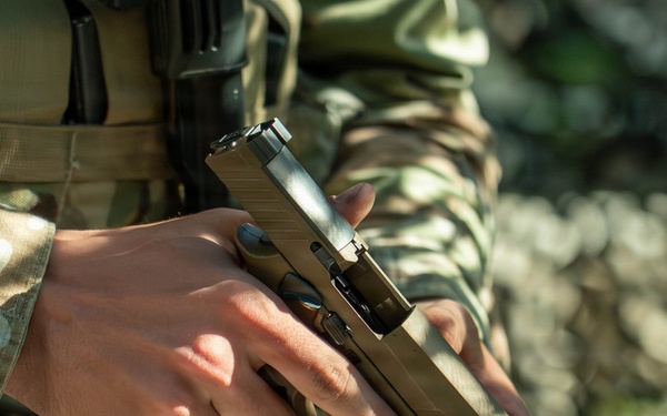 Eighth Army Best Squad Competition Highlights Weapons Proficiency