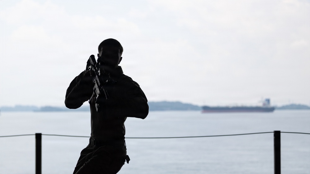 11th MEU Marines, Sailors Conduct Close Quarter Tactics Drills Aboard USS Boxer