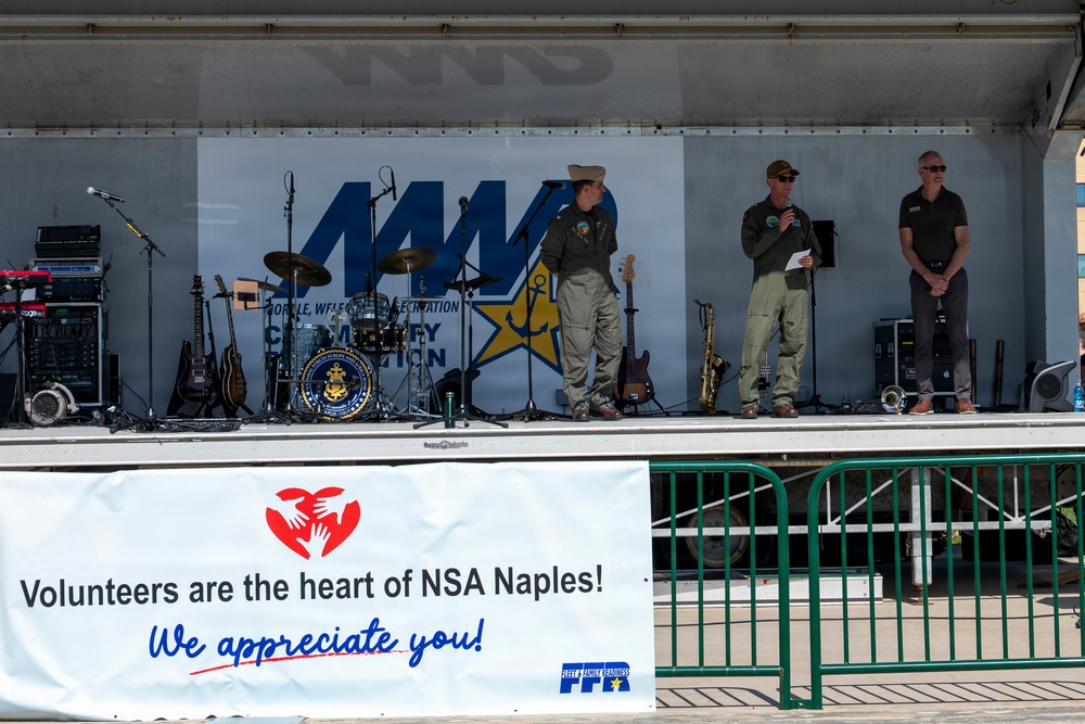 NSA Naples Honors Volunteers During Community Event