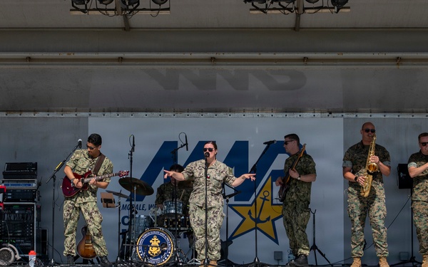NSA Naples Honors Volunteers During Community Event